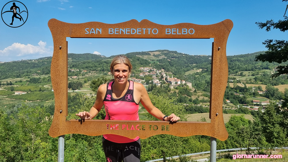 Dalla Panchina Gigante di San Benedetto Belbo lo sguardo sulla Langa di Fenoglio