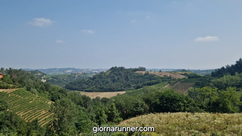 Vista dalla fontana di Vezza d'Alba