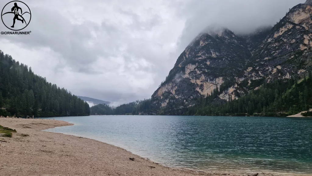 lago di braies panorama